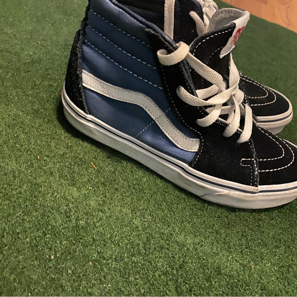 Vans - Picture 3 of 6